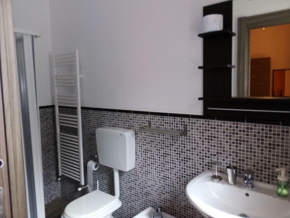 Bed & Breakfast Via Venezia Regalbuto ภายนอก รูปภาพ